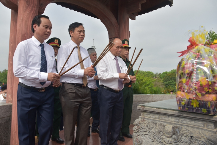 Chủ tịch nước dự lễ phát hành đặc biệt bộ tem “50 năm bảo vệ Thành cổ Quảng Trị” - Ảnh 2. Chủ tịch nước dự lễ phát hành đặc biệt bộ tem “50 năm bảo vệ Thành cổ Quảng Trị” - Ảnh 2.