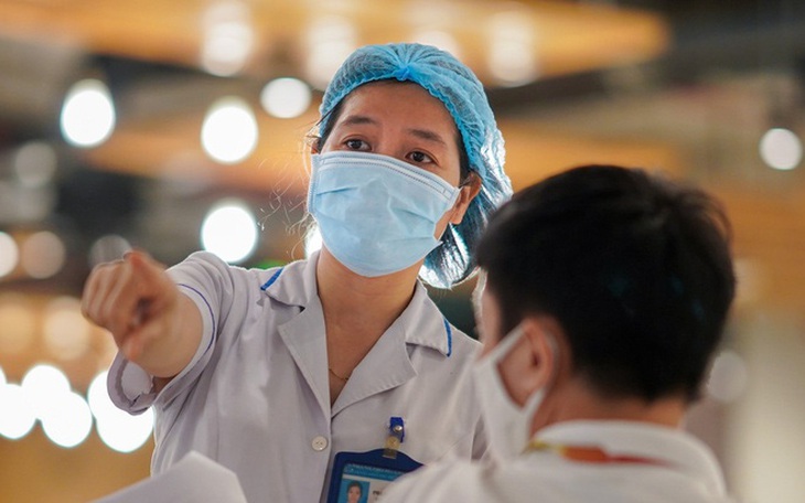 Hà Nội thêm 6.304 ca COVID-19 mới, chỉ bằng gần 20% lúc cao kỷ lục 