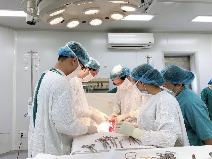 Tự ý phá thai bằng thuốc người bệnh nguy kịch tính mạng - Ảnh 1.