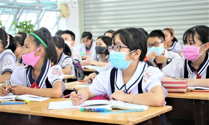 Lịch nghỉ của học sinh Hà Nội dịp lễ Giỗ Tổ Hùng Vương, 30/4 và 1/5 - Ảnh 1.