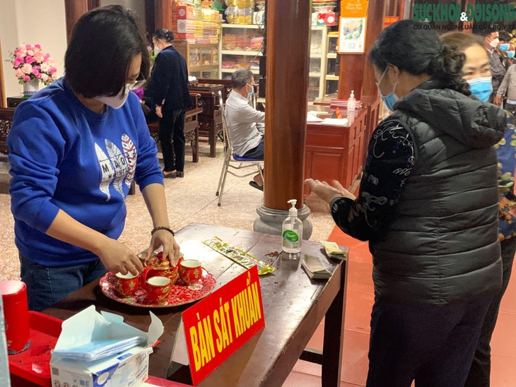 Dịch bệnh được kiểm soát, người dân nô nức trẩy hội Phủ Dầy – Nam Định - Ảnh 7.