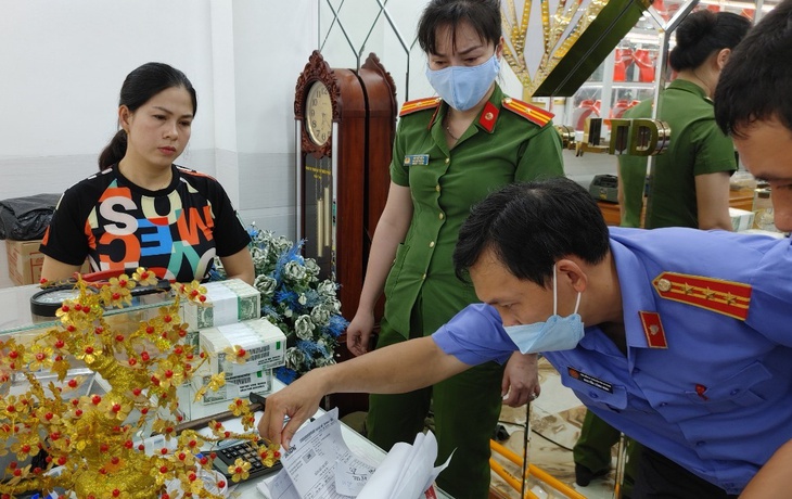 Vụ chủ tiệm vàng 'trốn thuế' dù thu hơn 10.000 tỷ đồng, Bộ Tài chínhlên tiếng? - Ảnh 1.