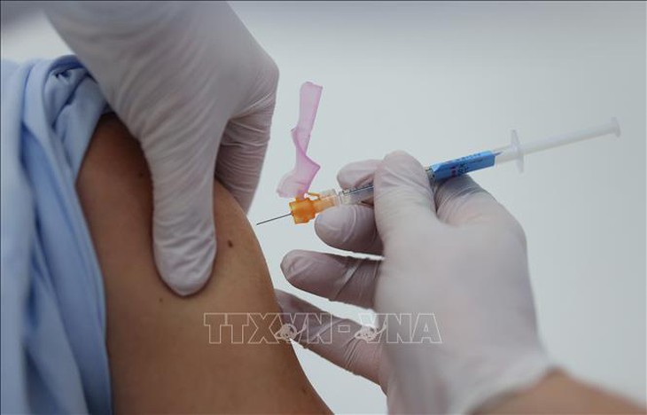 Tiêm 90 mũi vaccine COVID-19 để lấy giấy chứng nhận đem bán - Ảnh 1. Tiêm 90 mũi vaccine COVID-19 để lấy giấy chứng nhận đem bán - Ảnh 1.