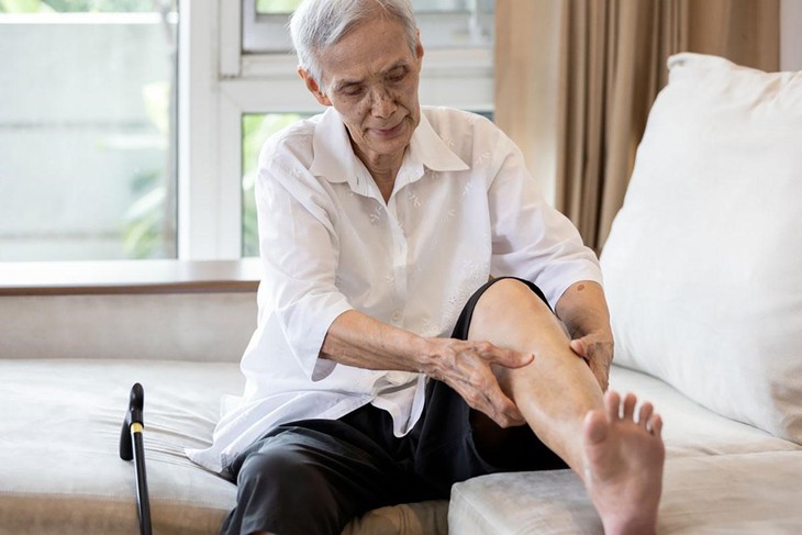 Bí quyết giúp giảm đau và phòng bệnh xương khớp sau dịch bệnh - Ảnh 1.