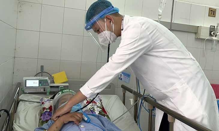 Bệnh nhi tắc động mạch chi kèm bệnh lý tim bẩm sinh nặng được cứu sống - Ảnh 1.