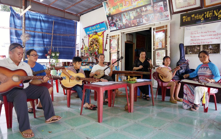 Giữ ‘hồn cốt’, lan tỏa nghệ thuật Đờn ca tài tử - Ảnh 4. Giữ ‘hồn cốt’, lan tỏa nghệ thuật Đờn ca tài tử - Ảnh 4.