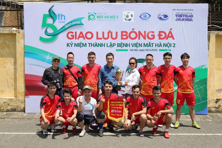 Mắt Hà Nội 2 kỷ niệm sinh nhật bằng giải bóng đá "Tứ hùng Viện Mắt" - Ảnh 1.