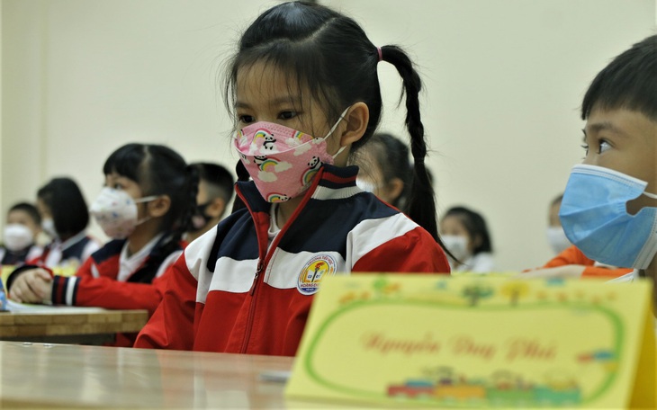 Học sinh đến trường lo lắng, cha mẹ và thầy cô cần làm gì?