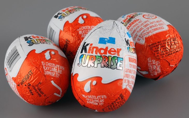 Yêu cầu rà soát, lấy mẫu kiểm nghiệm kẹo trứng Kinder Surprise