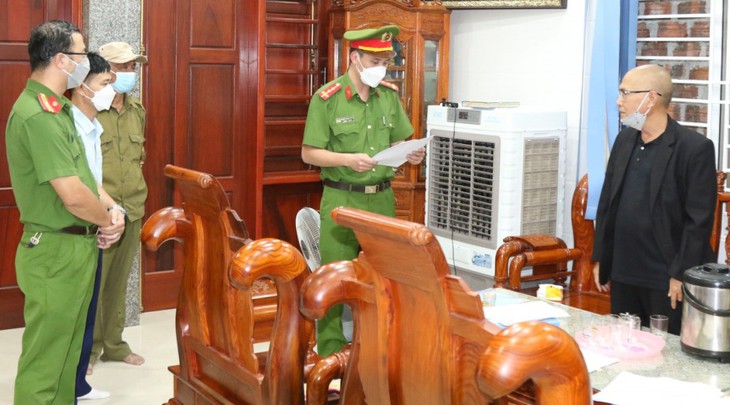 Bắt thầy bói chuyên 'nổ' để lừa đảo chiếm đoạt gần 5 tỷ đồng - Ảnh 1.