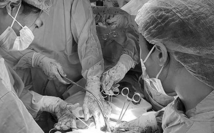 Phối hợp nhiều chuyên khoa phẫu thuật cứu sản phụ bị nhau cài răng lược
