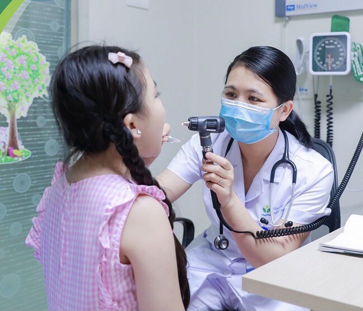 Hậu COVID-19, trẻ sốt cao liên tục, phát ban, rối loạn tiêu hoá... cha mẹ cần cho đi khám ngay - Ảnh 1. Hậu COVID-19, trẻ sốt cao liên tục, phát ban, rối loạn tiêu hoá... cha mẹ cần cho đi khám ngay - Ảnh 1.