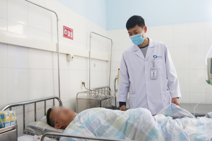 Nuốt phải mảnh xương, người đàn ông 38 tuổi bị thủng ruột non - Ảnh 1.