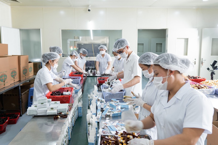 Quy trình khép kín, an toàn trong sản xuất tinh dầu như thế nào? - Ảnh 2. Quy trình khép kín, an toàn trong sản xuất tinh dầu như thế nào? - Ảnh 2.