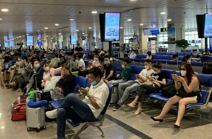 Người dân ùn ùn rời TP Hồ Chí Minh, bắt đầu kỳ nghỉ lễ Giỗ Tổ Hùng Vương - Ảnh 6.