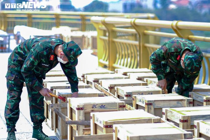 Trận địa pháo hoa tại lễ hội Đền Hùng 2022 trước giờ khai hỏa - Ảnh 6.