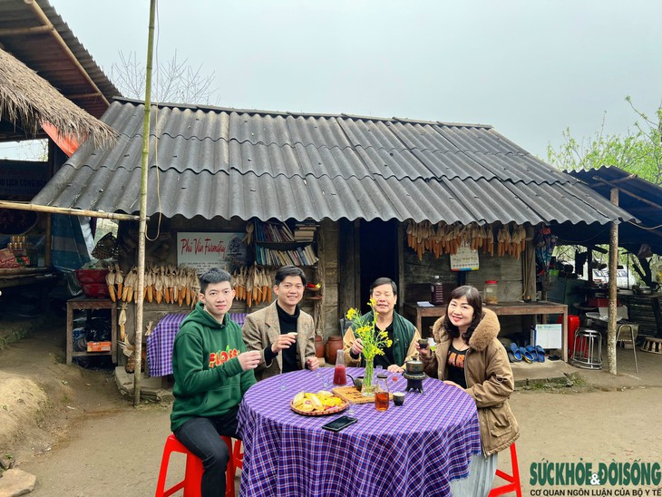 Du khách về Mường Lống “tiểu Sa Pa” của xứ Nghệ trải nghiệm - Ảnh 3.