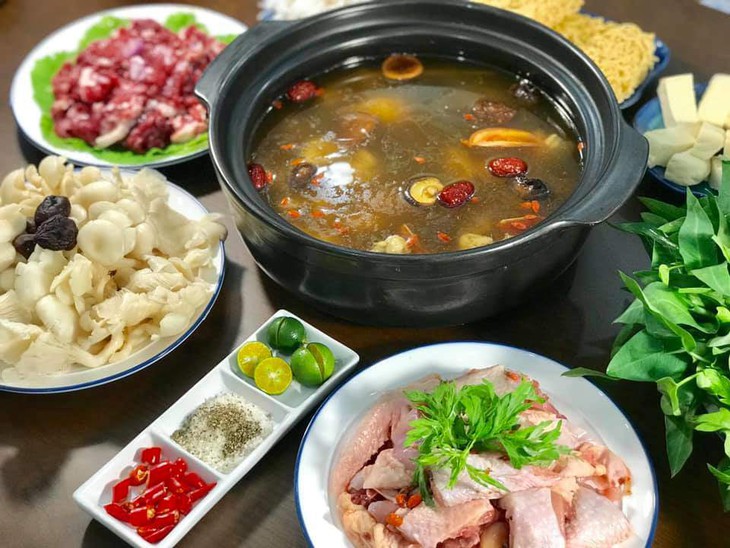 Công thức 5 món lẩu siêu ngon cho ngày nghỉ lễ - Ảnh 11.