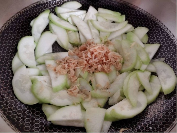 Bầu xào tép, món ngon ăn một lần là thèm suốt đời - Ảnh 6.