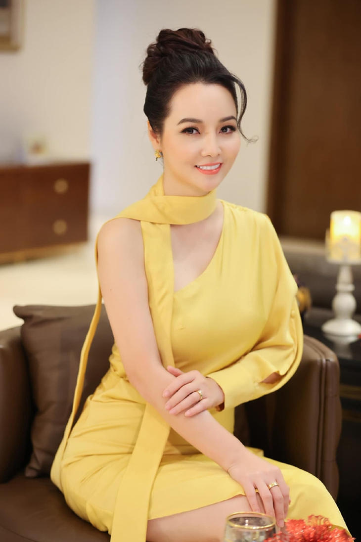 Sắc vóc Mai Thu Huyền - nàng Trúc "Những ngọn nến trong đêm" thay đổi ngỡ ngàng sau 20 năm - Ảnh 4. Sắc vóc Mai Thu Huyền - nàng Trúc "Những ngọn nến trong đêm" thay đổi ngỡ ngàng sau 20 năm - Ảnh 4.