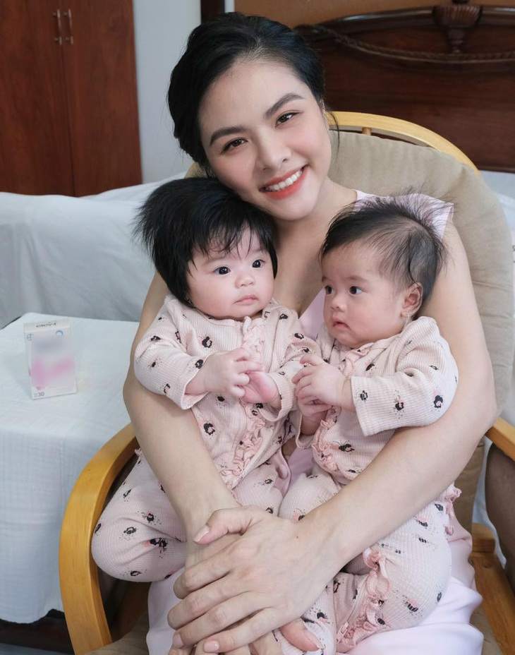 Những em bé song sinh thiên thần cùng tên gọi đáng yêu trong làng sao Việt - Ảnh 5. Những em bé song sinh thiên thần cùng tên gọi đáng yêu trong làng sao Việt - Ảnh 5.