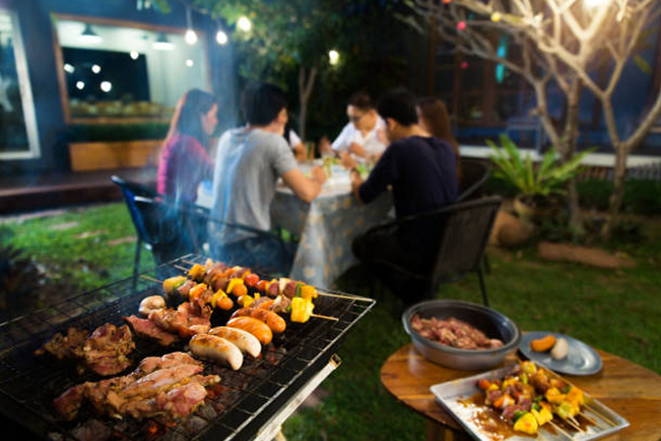 Gợi ý thực đơn hấp dẫn, an toàn cho buổi tiệc tại nhà dịp nghỉ lễ 30/4-1/5 năm nay - Ảnh 8.