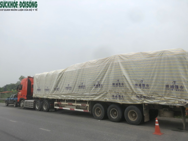 Mật phục xử lý xe quá tải ‘né’ trạm cân cầu Thăng Long - Ảnh 6.