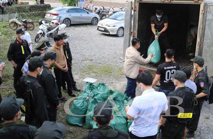 Thu giữ gần 1 tấn thuốc nổ, bắt 2 đối tượng sau chuyên án NVT1 - Ảnh 1. Thu giữ gần 1 tấn thuốc nổ, bắt 2 đối tượng sau chuyên án NVT1 - Ảnh 1.