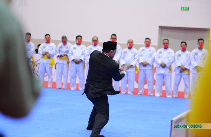 Ấn tượng nghi lễ trao kiếm tại ngày khai mạc môn Pencak Silat - Ảnh 7. Ấn tượng nghi lễ trao kiếm tại ngày khai mạc môn Pencak Silat - Ảnh 7.