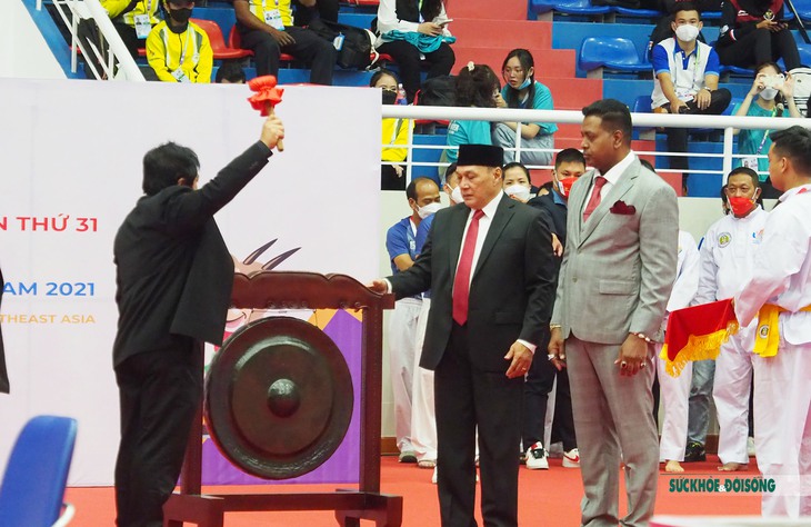 Ấn tượng nghi lễ trao kiếm tại ngày khai mạc môn Pencak Silat - Ảnh 12. Ấn tượng nghi lễ trao kiếm tại ngày khai mạc môn Pencak Silat - Ảnh 12.