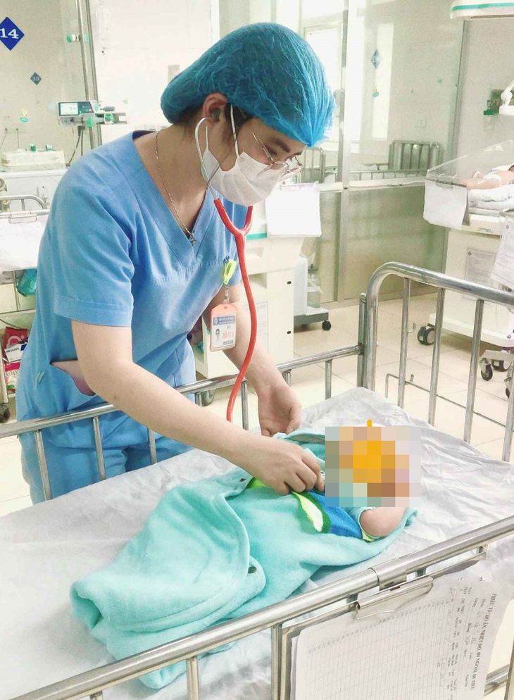Nghệ An: Cứu sống trẻ sơ sinh nguy kịch do nhịp tim nhanh bất thường bẩm sinh - Ảnh 1. Nghệ An: Cứu sống trẻ sơ sinh nguy kịch do nhịp tim nhanh bất thường bẩm sinh - Ảnh 1.