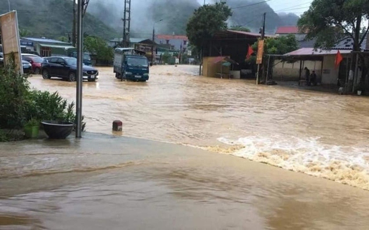 Cảnh báo mưa lớn cục bộ, lốc, sét, mưa đá ở Bắc Bộ và Trung Bộ từ nay tới 15/5