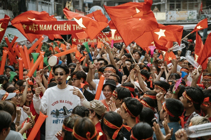 ‘Đi trong mùa hè’ của rapper Đen Vâu vì sao gây 'sốt'? - Ảnh 7. Đen Vâu 5