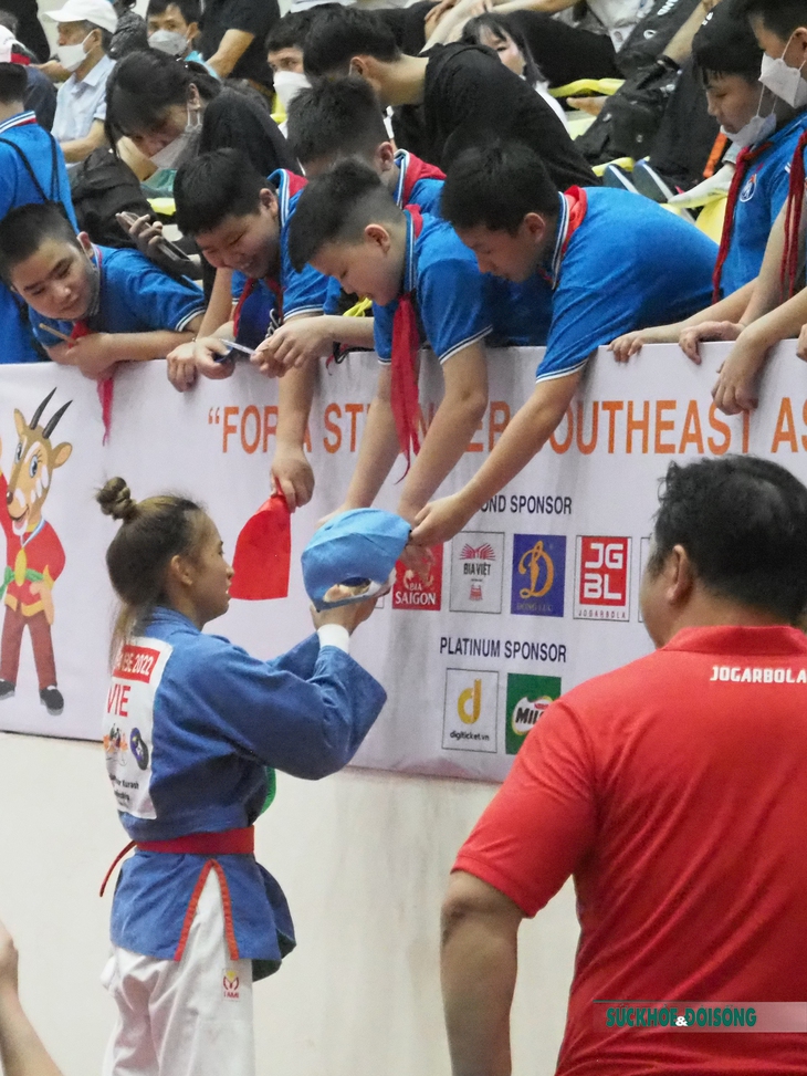 Học sinh Thủ đô khuấy động nhà thi đấu Hoài Đức - Ảnh 9.