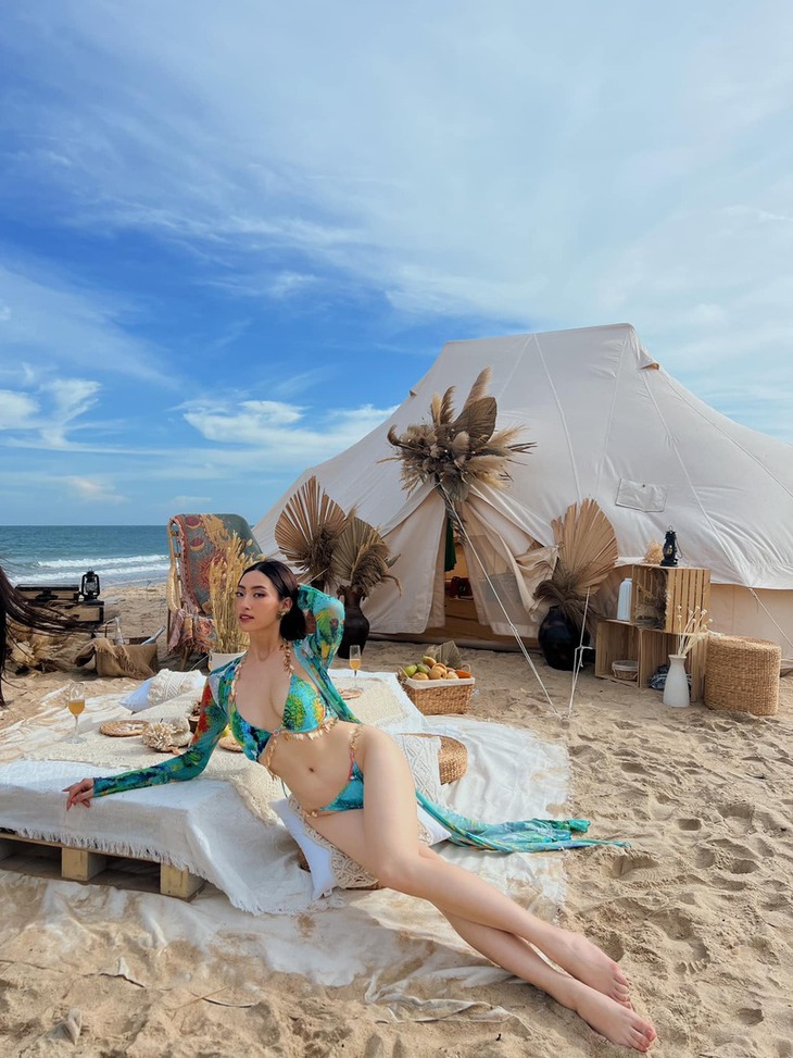 Hoa hậu Lương Thùy Linh khoe body 'nữ thần' đón hè cùng đôi chân dài 1m22 - Ảnh 5.