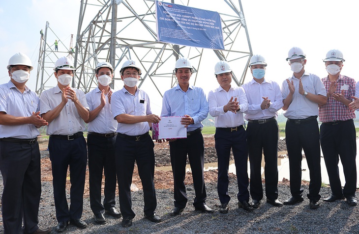 Bàn giải pháp tháo gỡ vướng mắc mặt bằng dự án truyền tải điện đi qua tỉnh Bình Dương - Ảnh 5.