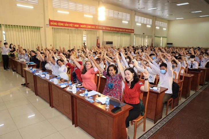 photo-1652406982985