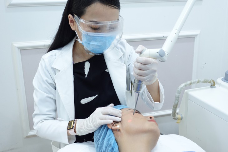 "Hồi xuân" với liệu trình chăm sóc da từ chuyên gia - Ảnh 3.