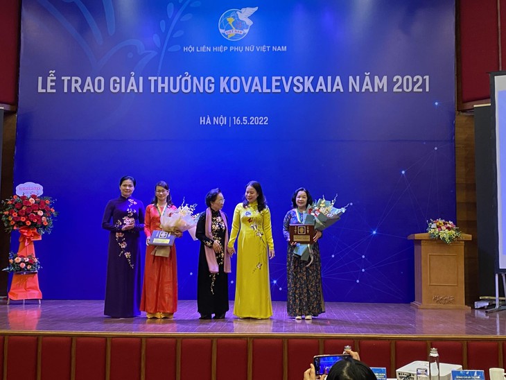 Nhà khoa học biến cây gia vị thành thuốc chữa bệnh nhận giải Kovalevskaia - Ảnh 4. Nhà khoa học biến cây gia vị thành thuốc chữa bệnh nhận giải Kovalevskaia - Ảnh 4.