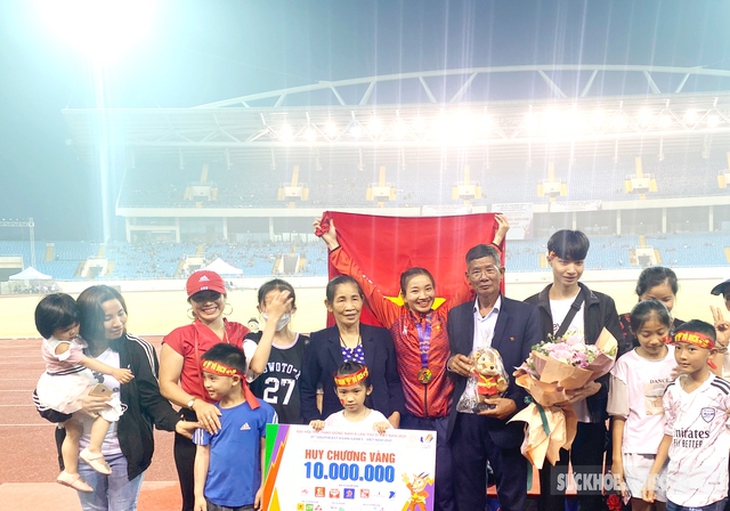 'Nữ hoàng điền kinh' Nguyễn Thị Oanh: Đời tư ít biết, giản dị khi nói về hạnh phúc riêng - Ảnh 6. 'Nữ hoàng điền kinh' Nguyễn Thị Oanh: Đời tư ít biết, giản dị khi nói về hạnh phúc riêng - Ảnh 6.