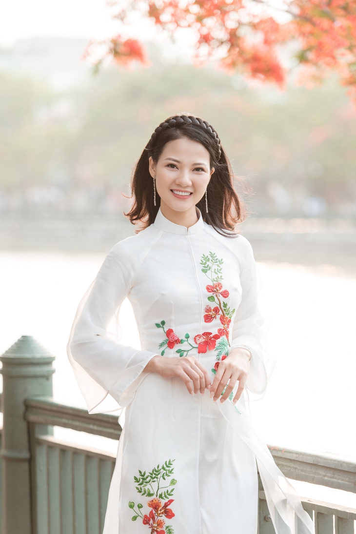 Hoa hậu Trần Thị Quỳnh bất ngờ tái xuất, duyên dáng với áo dài - Ảnh 6. Hoa hậu Trần Thị Quỳnh bất ngờ tái xuất, duyên dáng với áo dài - Ảnh 6.