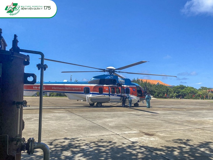 Tổ cấp cứu đường không kịp thời đưa bệnh nhân nguy kịch từ Trường Sa về đất liền - Ảnh 1. Tổ cấp cứu đường không kịp thời đưa bệnh nhân nguy kịch từ Trường Sa về đất liền - Ảnh 1.