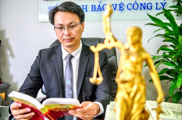 Hình phạt dành cho gã đàn ông hiếp dâm hai con gái ở Vũng Tàu - Ảnh 2. Hình phạt dành cho gã đàn ông hiếp dâm hai con gái ở Vũng Tàu - Ảnh 2.