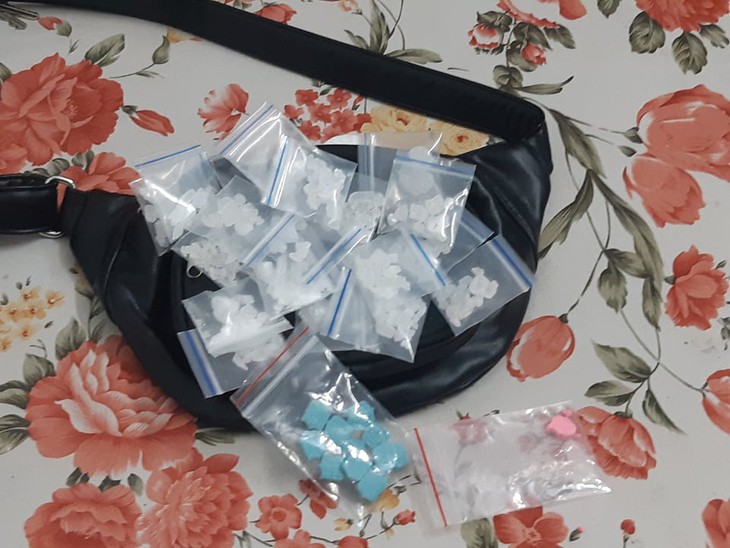 Liên tiếp bắt giữ các đối tượng tàng trữ ma túy trong nhà nghỉ, phòng trọ - Ảnh 2. Liên tiếp bắt giữ các đối tượng tàng trữ ma túy trong nhà nghỉ, phòng trọ - Ảnh 2.