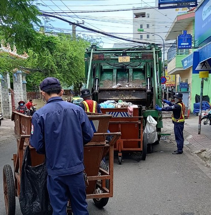 Khánh Hòa: Xả rác thải bừa bãi trong thành phố - Ảnh 7.