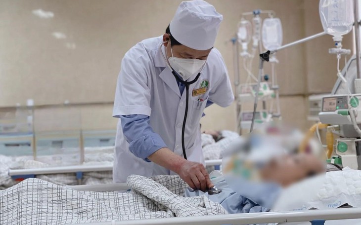 Tăng huyết áp không dùng thuốc thường xuyên, cụ ông cấp cứu do nhồi máu cơ tim cấp
