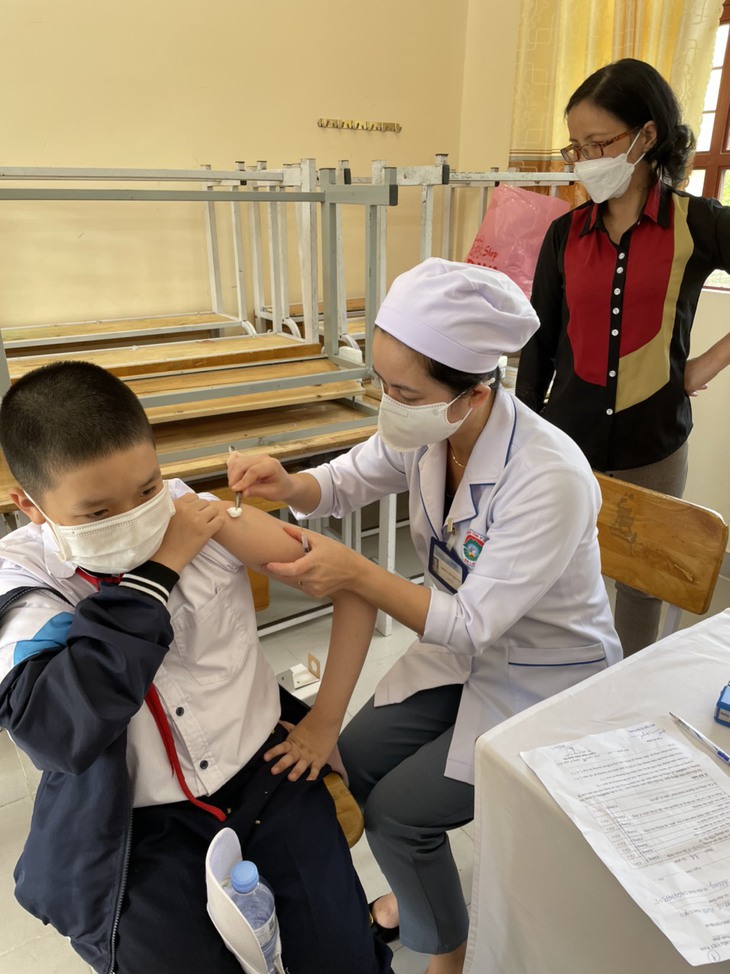Lâm Đồng, Khánh Hòa: Đẩy mạnh tiêm vaccine phòng COVID-19 cho trẻ 5 đến dưới 12 tuổi - Ảnh 3. Lâm Đồng, Khánh Hòa: Đẩy mạnh tiêm vaccine phòng COVID-19 cho trẻ 5 đến dưới 12 tuổi - Ảnh 3.