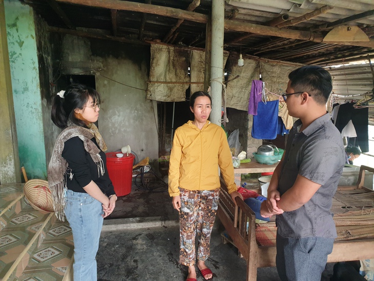 Bạn đọc Báo SK&ĐS giúp hai mẹ con cùng mắc bệnh ung thư có thêm tiền chạy chữa - Ảnh 3. Bạn đọc Báo SK&ĐS giúp hai mẹ con cùng mắc bệnh ung thư có thêm tiền chạy chữa - Ảnh 3.