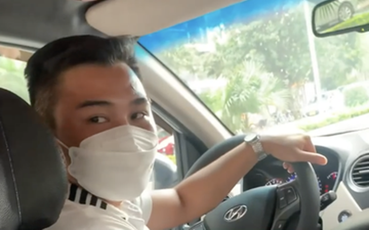 Đuổi việc tài xế taxi "chặt chém" hai người phụ nữ đưa con đi khám bệnh