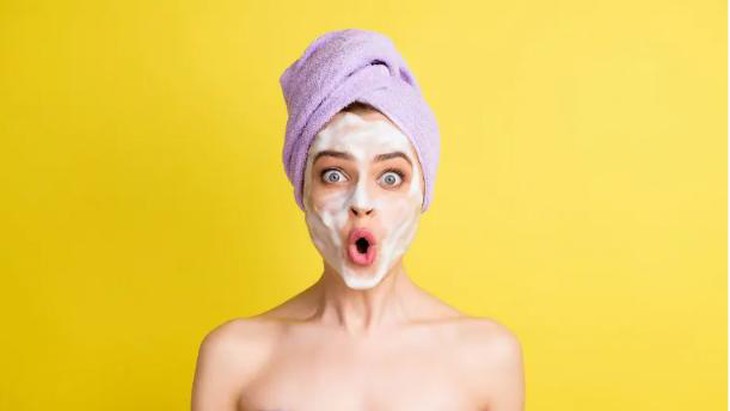 photo-1651460152656